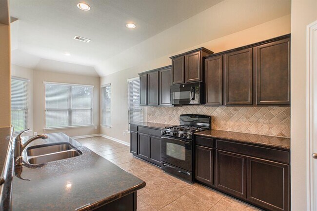 Building Photo - 99 West Wading Pond Circle