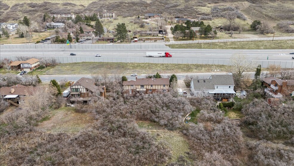 Building Photo - 717 Woodridge Dr