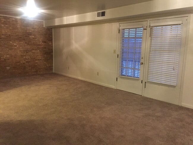 Building Photo - 2426 Richelieu Ave SW