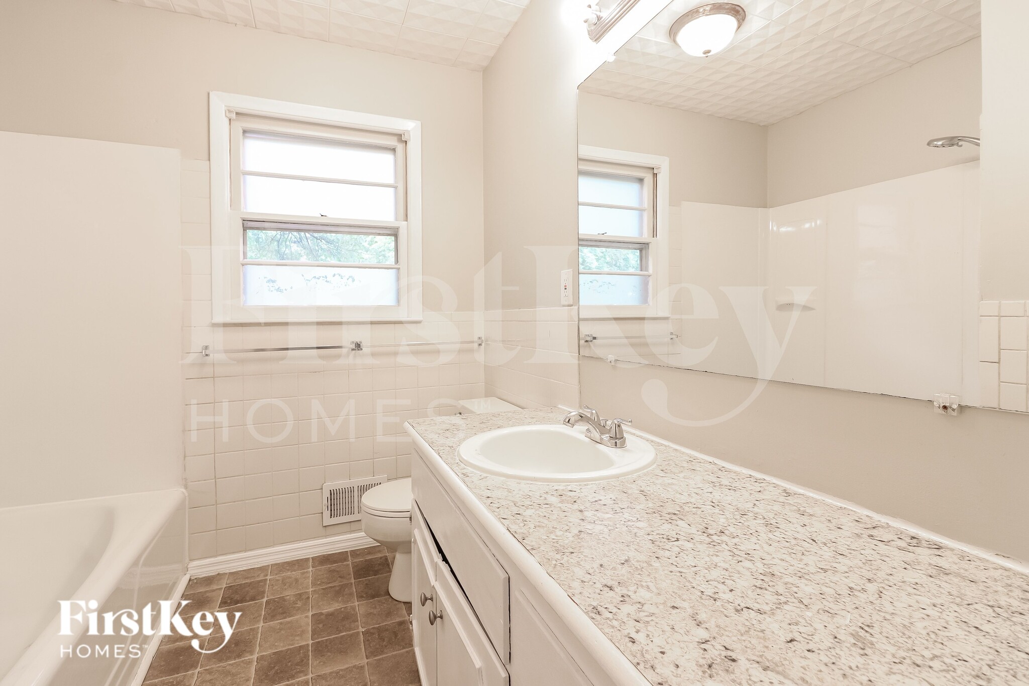 Building Photo - 3508 S Leslie Ave