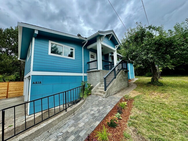 Primary Photo - Seward Park fully renovated 4 bedroom, 3 b...