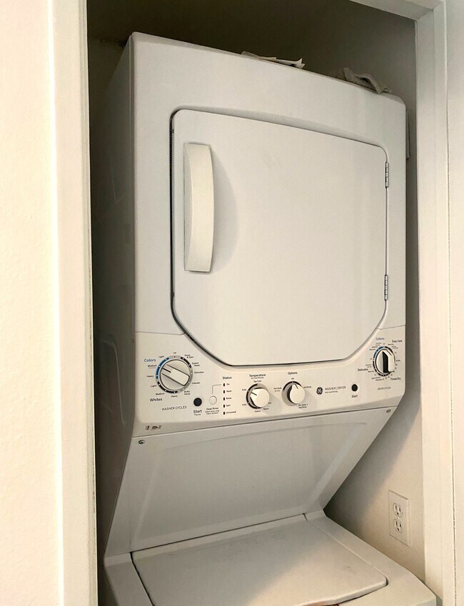 Building Photo - 10535 Wilshire Blvd