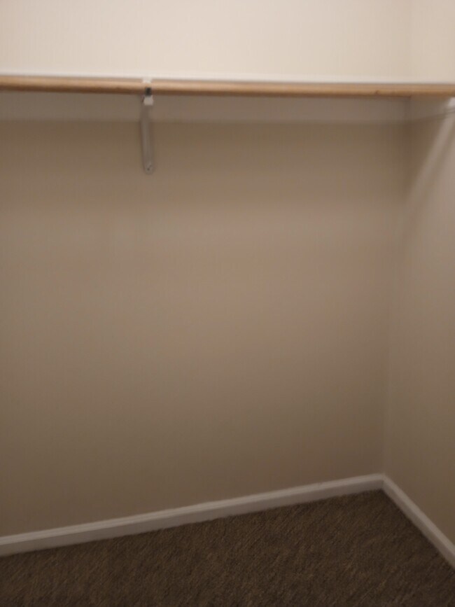 Building Photo - 510 S Poplar St