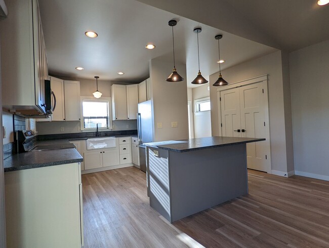 Building Photo - Beautiful 2-Bedroom, 2-Bath Newly Built Ho...