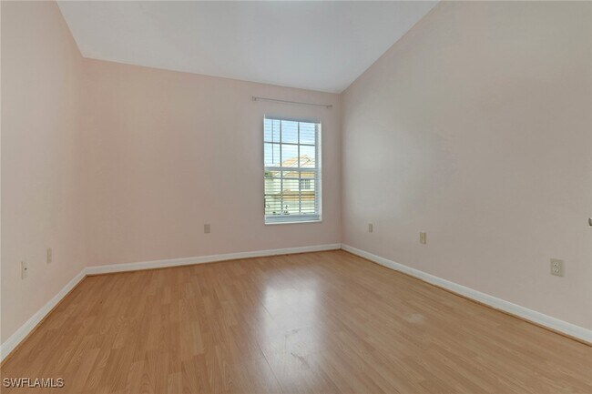 Building Photo - 936 Hampton Cir