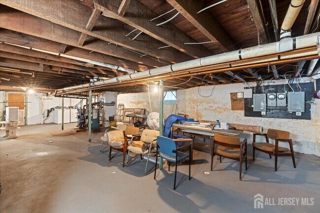 Building Photo - 104 Welton St