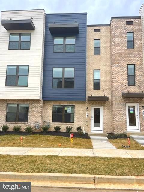 Building Photo - 463 Tiller St