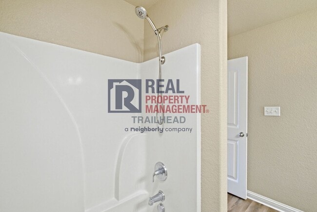 Building Photo - 901 Dart Ct