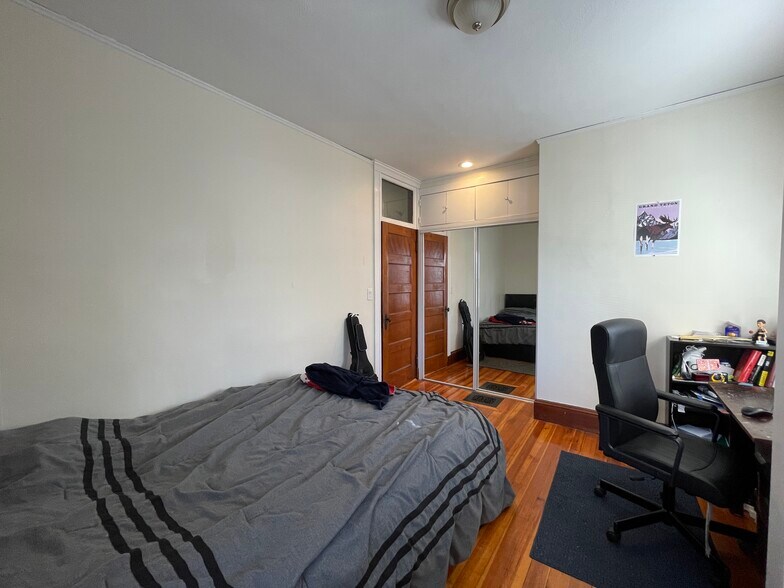 Building Photo - 56 Hobson St