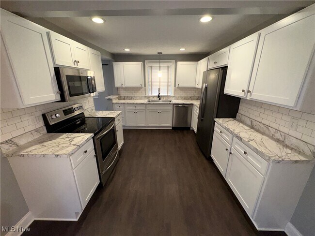Building Photo - 5853 Melody Ln