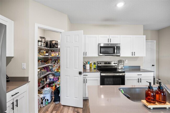 Building Photo - 7798 Peace Lily Ave