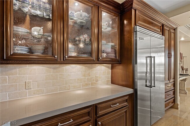 Building Photo - 9101 Alta Dr