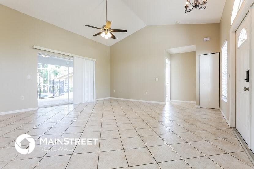 Building Photo - 1333 Roosevelt Dr