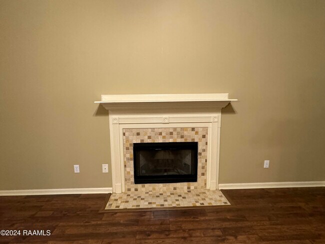 Building Photo - 109 Sugarcreek Dr