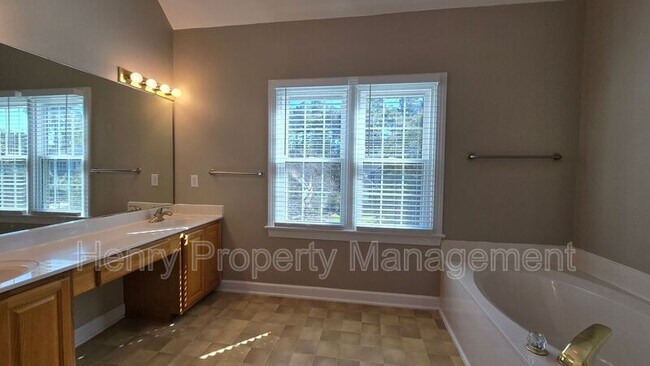 Building Photo - 104 Seymour Creek Dr