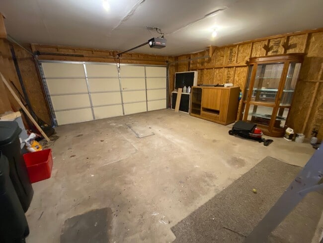 Building Photo - Outdoor living in the city