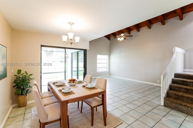 Building Photo - 1430 W Sandpiper Cir