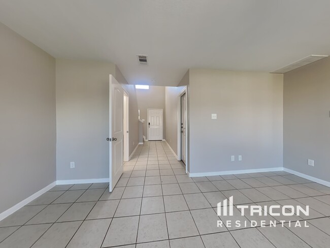 Building Photo - 652 Totem Trail Dr