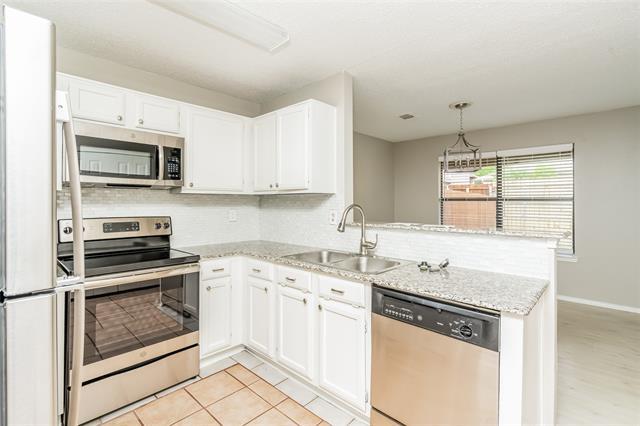 Building Photo - 930 Boxwood Dr