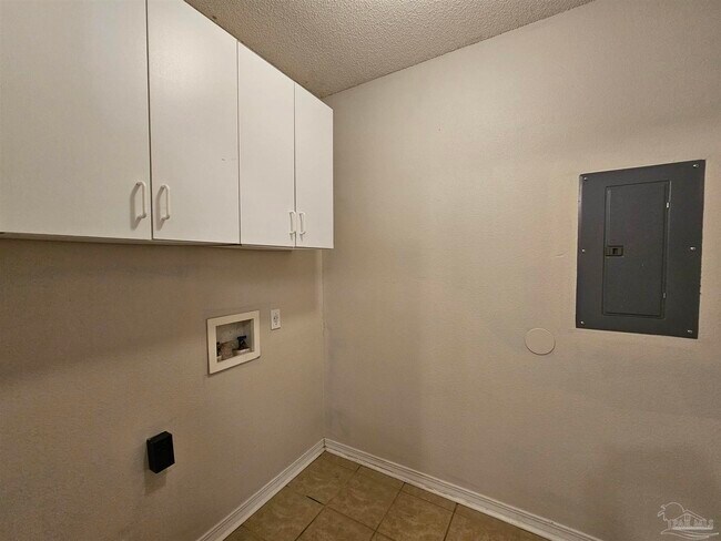 Building Photo - 4347 Crosswind Dr