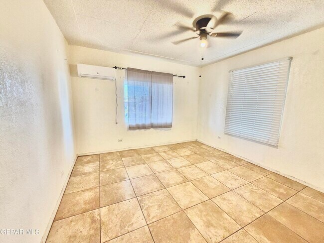 Building Photo - 3429 Tularosa Ave