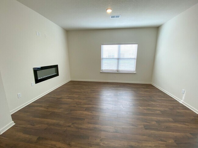 Building Photo - 135 Driftwood Lp