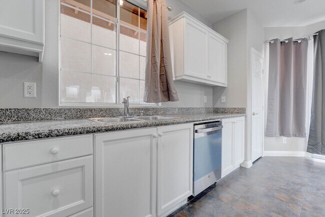 Building Photo - 3637 Pinnate Dr