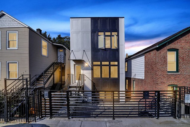 Building Photo - 554 W Cullerton St