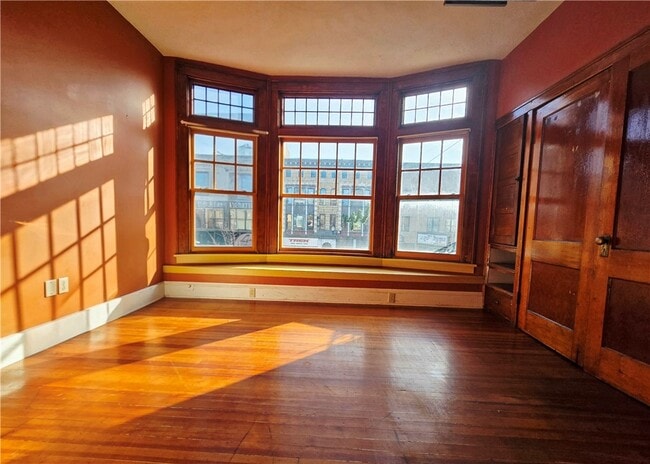 Building Photo - 494 Exchange St