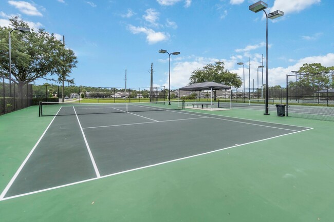 Building Photo - 3/2.5 Townhome W/ 2 Car Garage For Rent in the Highly Desirable Avalon Park Community