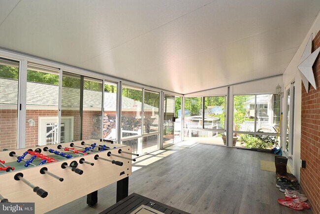 Building Photo - 10612 Anita Dr