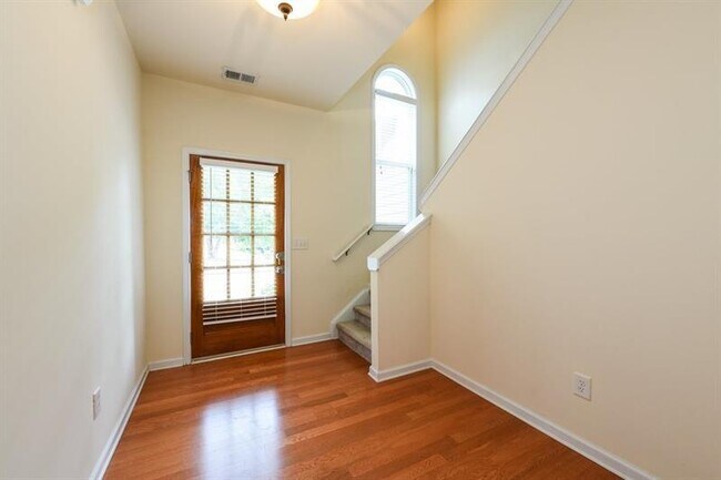 Building Photo - 981 Brownstone Ln SW