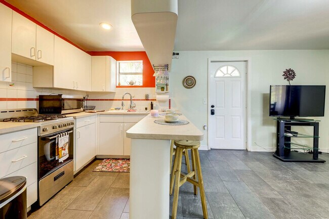 Building Photo - 1760 NE 144th St