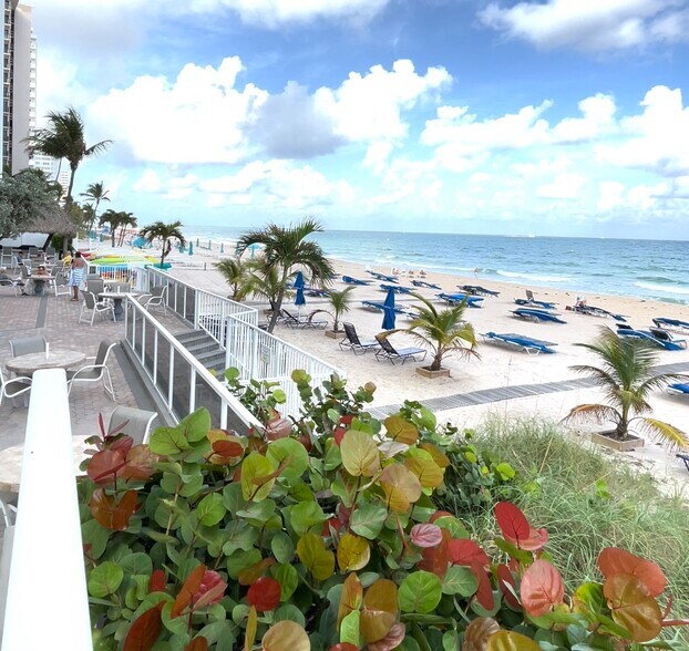 Building Photo - 3700 Galt Ocean Dr