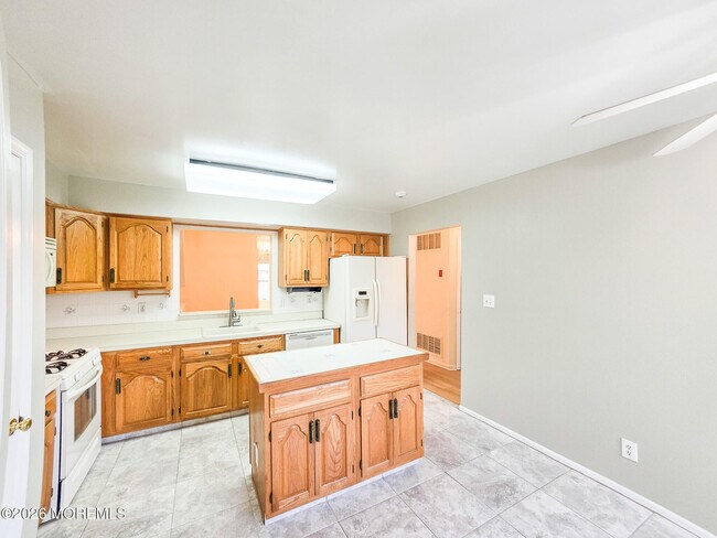 Building Photo - 1H Rutland Ln