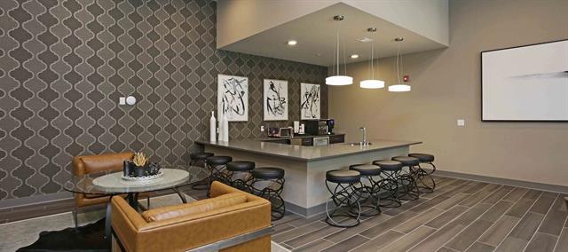 Building Photo - 8110 Park Ln