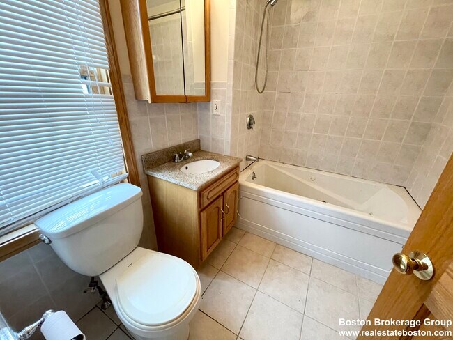 Building Photo - 241 West Third St. #2 South Boston