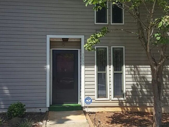 Building Photo - 3697 Heathrow Dr