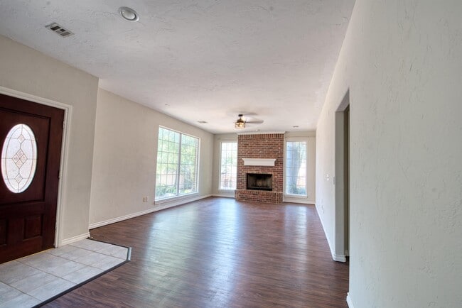Building Photo - 1629 Tenbears Rd