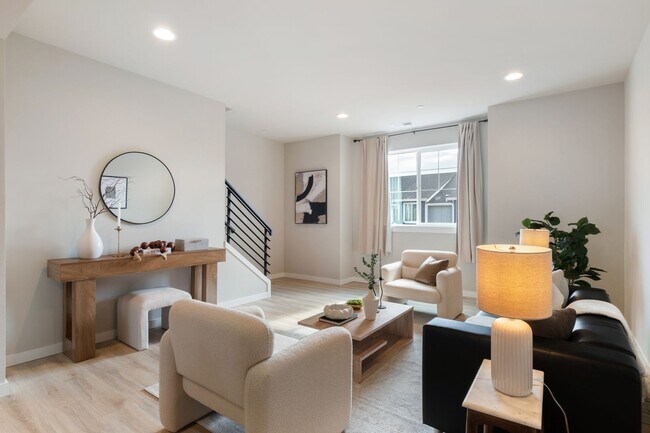 Building Photo - Spacious 3-Bed Townhome in Desirable Pond Community | Bothell - $3,200!!!