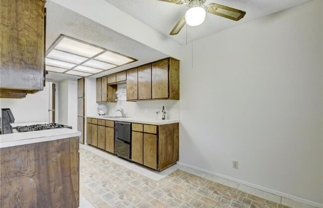 Building Photo - 800 Ramble Ln