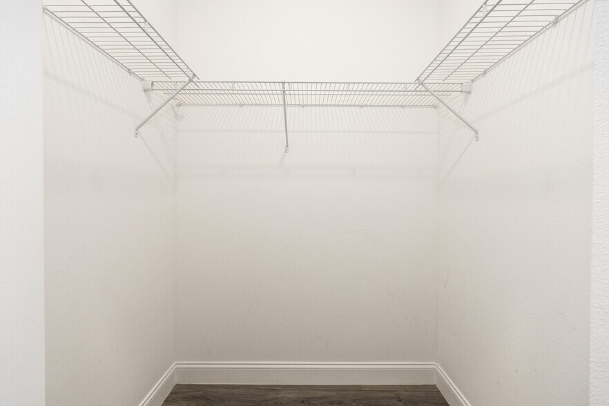 Building Photo - 5998 SW 154th Street Rd