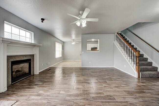 Building Photo - 917 Rambling Oaks Dr