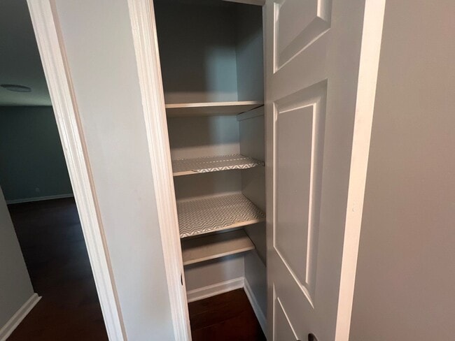 Building Photo - 219 Hickory Forge Dr