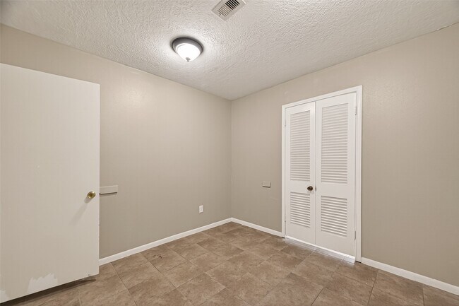 Building Photo - 1310 Belshire Rd