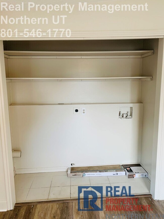 Building Photo - 3 Bed 1 Bath Ogden Home Now Available!