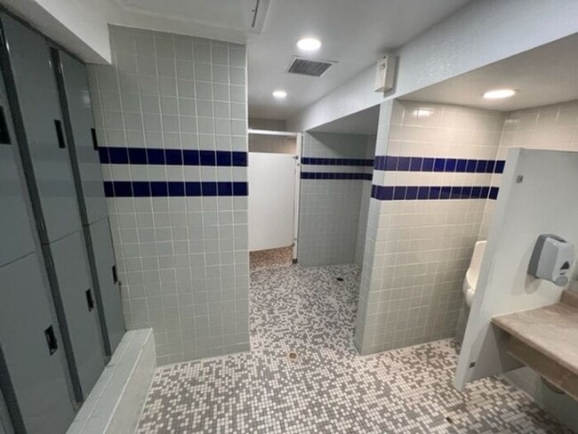 Building Photo - Pending/ Rented - One Bedroom Condo on Riv...