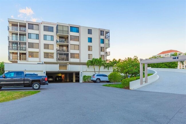 Building Photo - 6357 Bahia Del Mar Blvd S