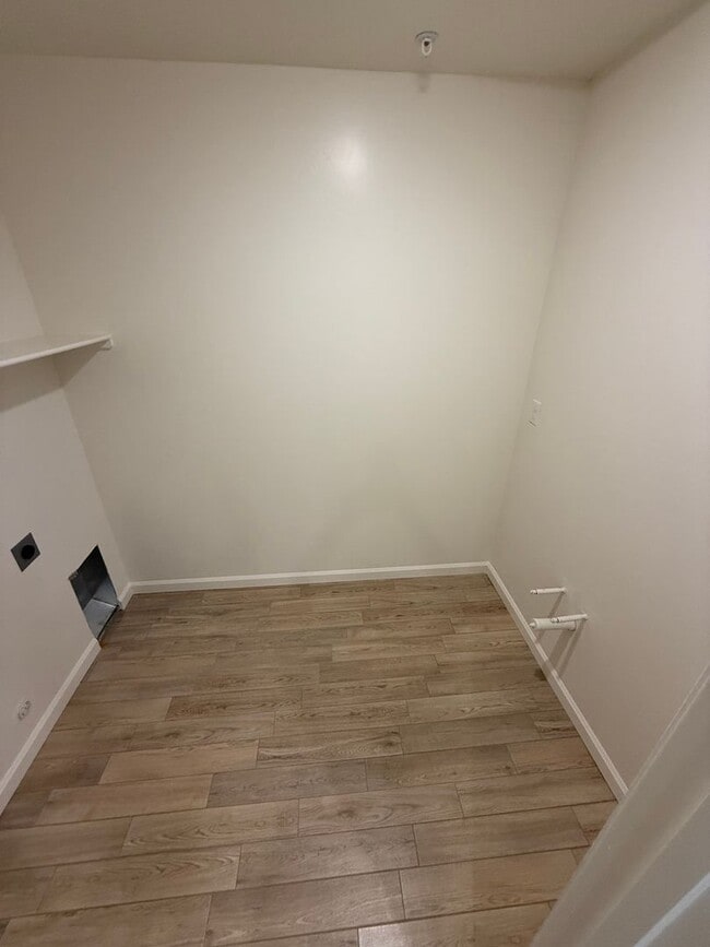 Building Photo - NEW Beautiful 3 Bedroom 2 Bath Home In Delano