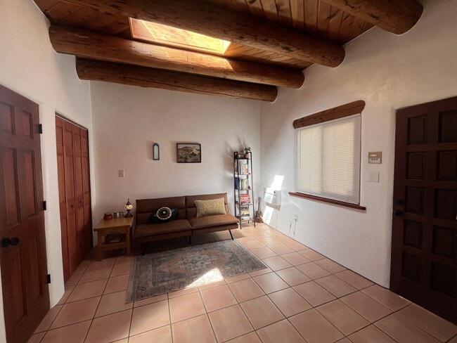 Building Photo - 226 Kit Carson Rd